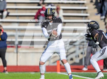 Thumbnail 2 in De Smet Jesuit vs. Raymore-Peculiar (MSHSAA Class 6 Championship) photogallery.