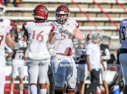 Thumbnail 2 in De Smet Jesuit vs. Raymore-Peculiar (MSHSAA Class 6 Championship) photogallery.