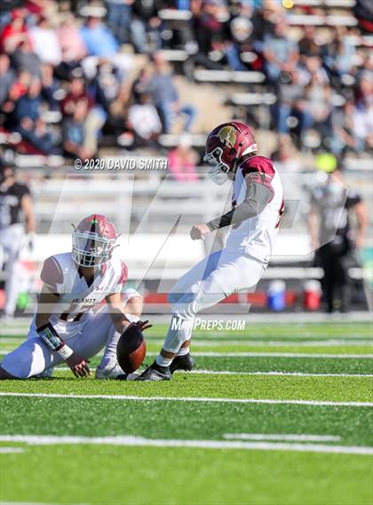 Thumbnail 3 in De Smet Jesuit vs. Raymore-Peculiar (MSHSAA Class 6 Championship) photogallery.
