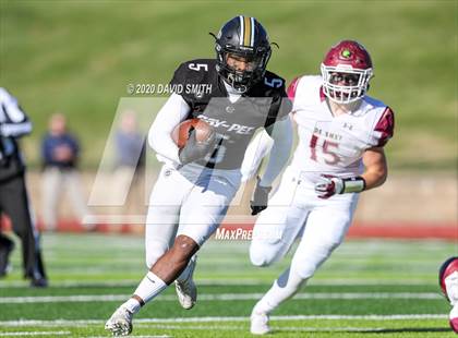 Thumbnail 2 in De Smet Jesuit vs. Raymore-Peculiar (MSHSAA Class 6 Championship) photogallery.