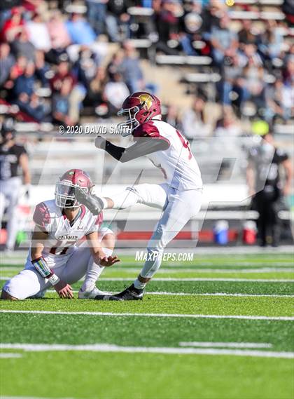 Thumbnail 2 in De Smet Jesuit vs. Raymore-Peculiar (MSHSAA Class 6 Championship) photogallery.