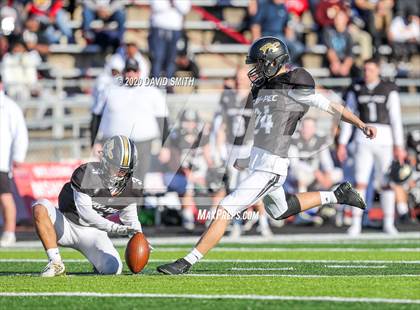 Thumbnail 1 in De Smet Jesuit vs. Raymore-Peculiar (MSHSAA Class 6 Championship) photogallery.