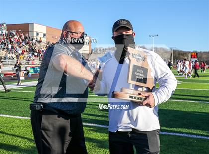 Thumbnail 2 in De Smet Jesuit vs. Raymore-Peculiar (MSHSAA Class 6 Championship) photogallery.