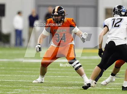 Thumbnail 3 in Kendrick vs. Dietrich photogallery.