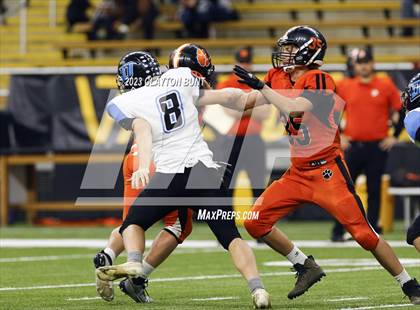 Thumbnail 2 in Kendrick vs. Dietrich photogallery.