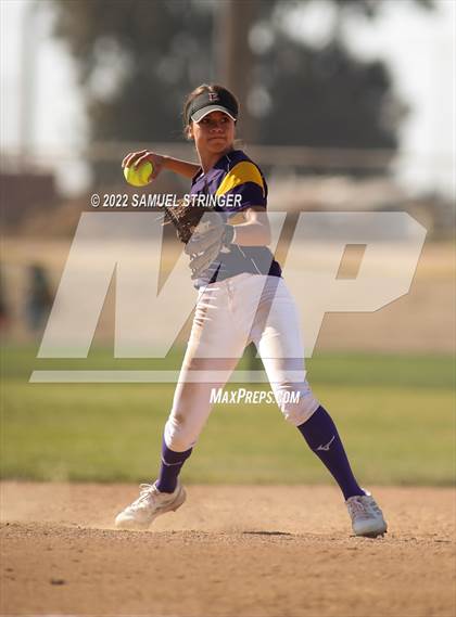 Thumbnail 3 in Escalon vs. Enochs (Rainbow Classic) photogallery.