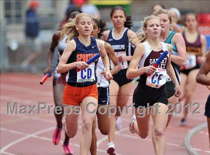 Thumbnail 2 in Penn Relays (4x800 Heats - Event 105) photogallery.
