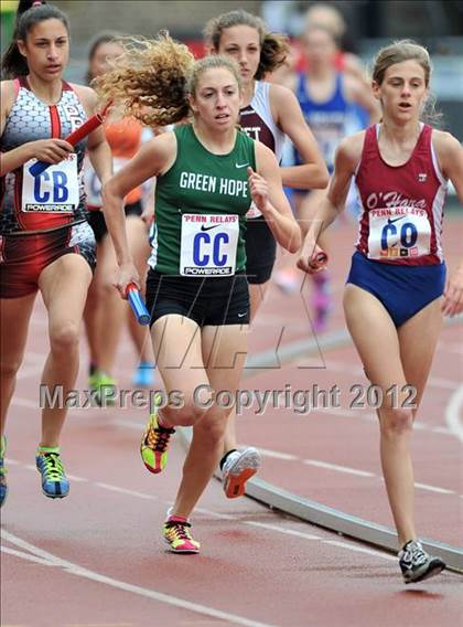 Thumbnail 2 in Penn Relays (4x800 Heats - Event 105) photogallery.