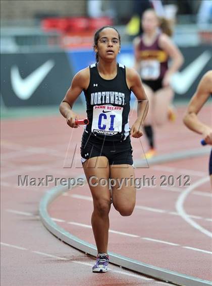 Thumbnail 1 in Penn Relays (4x800 Heats - Event 105) photogallery.