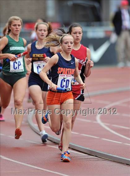 Thumbnail 2 in Penn Relays (4x800 Heats - Event 105) photogallery.