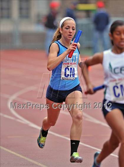 Thumbnail 3 in Penn Relays (4x800 Heats - Event 105) photogallery.