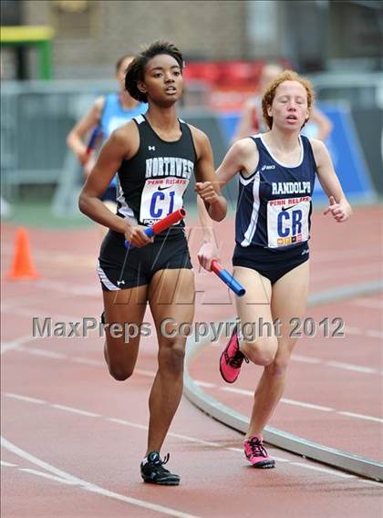 Thumbnail 2 in Penn Relays (4x800 Heats - Event 105) photogallery.