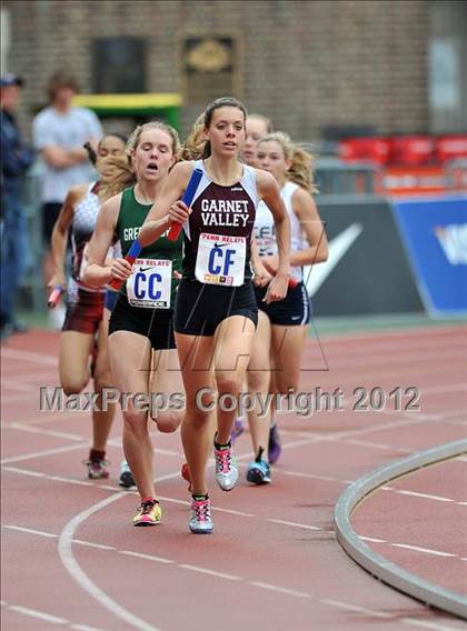 Thumbnail 2 in Penn Relays (4x800 Heats - Event 105) photogallery.