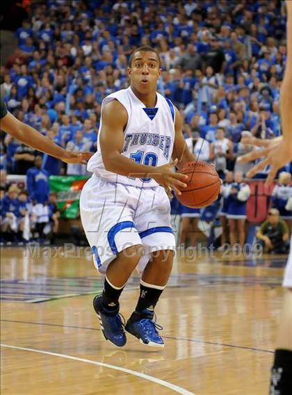 Thumbnail 2 in Rocklin vs. Eisenhower (CIF State D2 Final) photogallery.