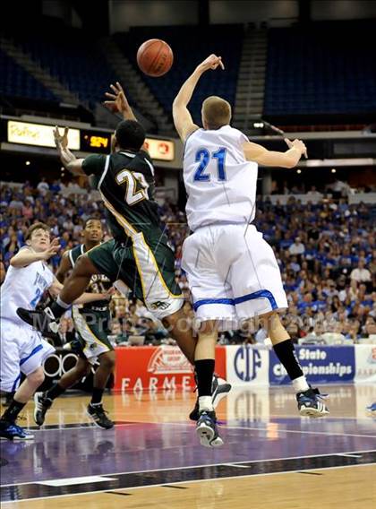 Thumbnail 3 in Rocklin vs. Eisenhower (CIF State D2 Final) photogallery.