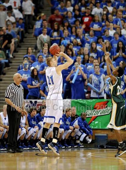 Thumbnail 2 in Rocklin vs. Eisenhower (CIF State D2 Final) photogallery.