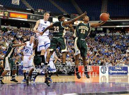 Thumbnail 3 in Rocklin vs. Eisenhower (CIF State D2 Final) photogallery.