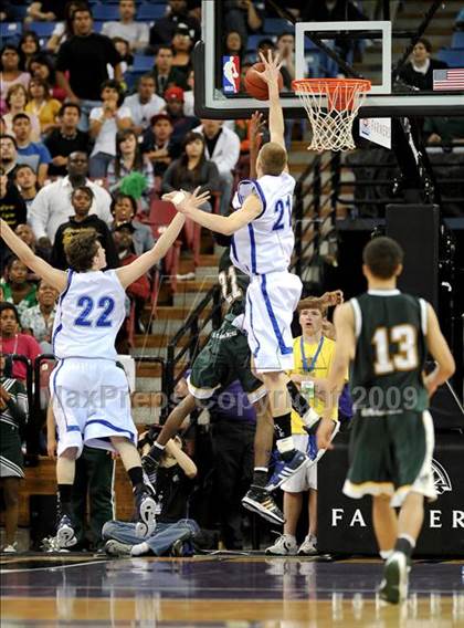 Thumbnail 3 in Rocklin vs. Eisenhower (CIF State D2 Final) photogallery.