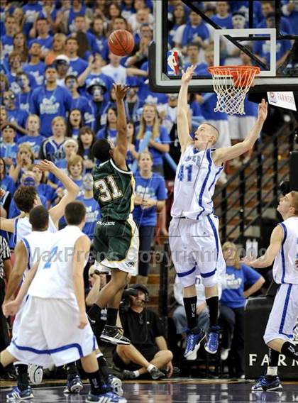 Thumbnail 3 in Rocklin vs. Eisenhower (CIF State D2 Final) photogallery.