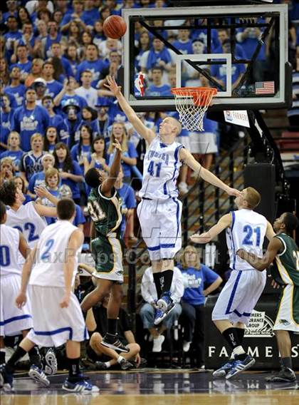 Thumbnail 1 in Rocklin vs. Eisenhower (CIF State D2 Final) photogallery.