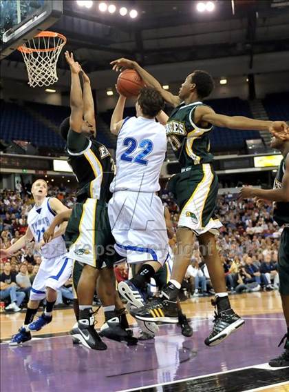 Thumbnail 3 in Rocklin vs. Eisenhower (CIF State D2 Final) photogallery.
