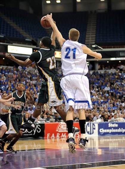 Thumbnail 2 in Rocklin vs. Eisenhower (CIF State D2 Final) photogallery.