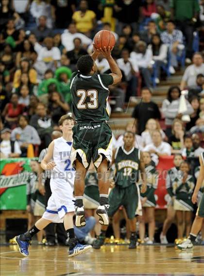 Thumbnail 1 in Rocklin vs. Eisenhower (CIF State D2 Final) photogallery.