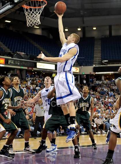 Thumbnail 1 in Rocklin vs. Eisenhower (CIF State D2 Final) photogallery.
