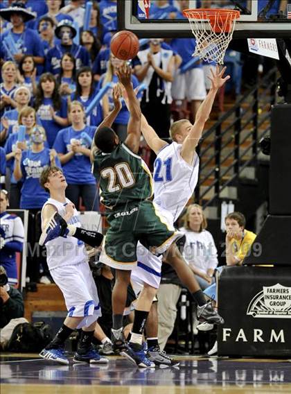 Thumbnail 1 in Rocklin vs. Eisenhower (CIF State D2 Final) photogallery.