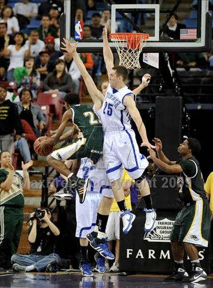 Thumbnail 2 in Rocklin vs. Eisenhower (CIF State D2 Final) photogallery.