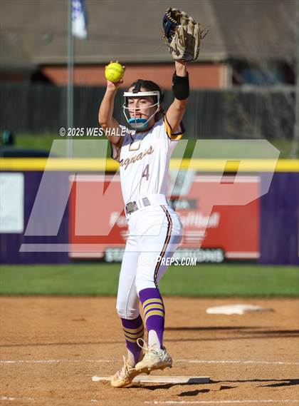 Thumbnail 3 in Hernando @ DeSoto Central photogallery.