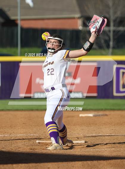 Thumbnail 3 in Hernando @ DeSoto Central photogallery.