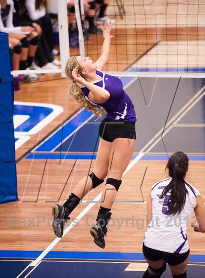 Thumbnail 2 in Arvada West vs. Douglas County (Titan Classic) photogallery.