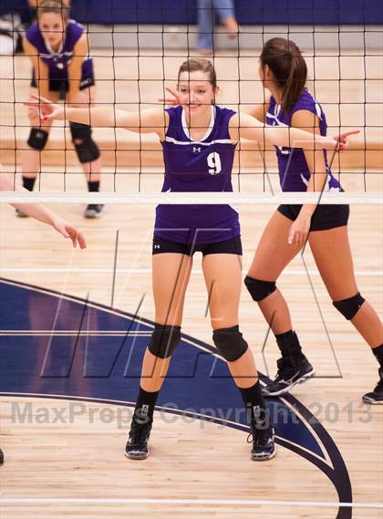 Thumbnail 1 in Arvada West vs. Douglas County (Titan Classic) photogallery.