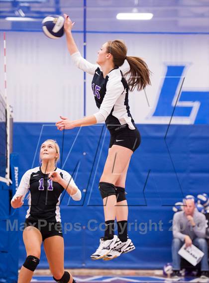 Thumbnail 2 in Arvada West vs. Douglas County (Titan Classic) photogallery.