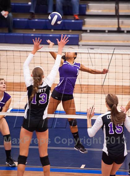 Thumbnail 3 in Arvada West vs. Douglas County (Titan Classic) photogallery.