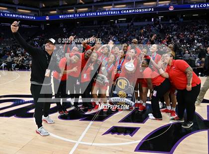 Thumbnail 1 in Etiwanda vs. Archbishop Mitty (CIF State Open Div. Final) photogallery.