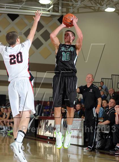 Thumbnail 2 in Jackson vs. Harvard-Westlake (MaxPreps Holiday Classic) photogallery.
