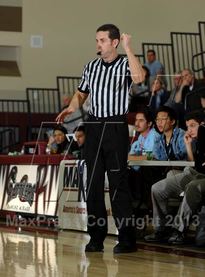 Thumbnail 3 in Jackson vs. Harvard-Westlake (MaxPreps Holiday Classic) photogallery.