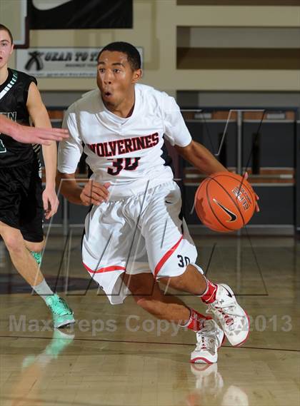 Thumbnail 3 in Jackson vs. Harvard-Westlake (MaxPreps Holiday Classic) photogallery.