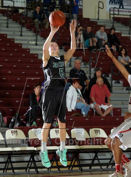 Thumbnail 2 in Jackson vs. Harvard-Westlake (MaxPreps Holiday Classic) photogallery.