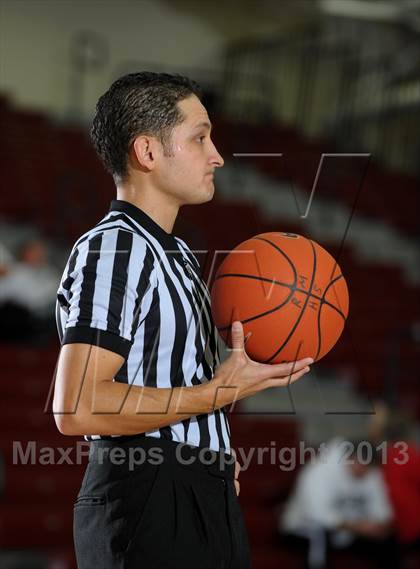 Thumbnail 1 in Jackson vs. Harvard-Westlake (MaxPreps Holiday Classic) photogallery.