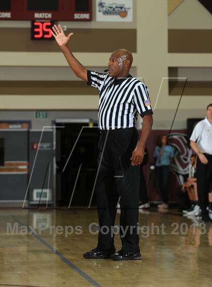 Thumbnail 3 in Jackson vs. Harvard-Westlake (MaxPreps Holiday Classic) photogallery.