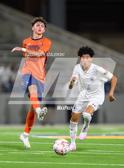 Thumbnail 2 in Klein Cain vs. Bridgeland (UIL 6A D1 Soccer Regional Final) photogallery.