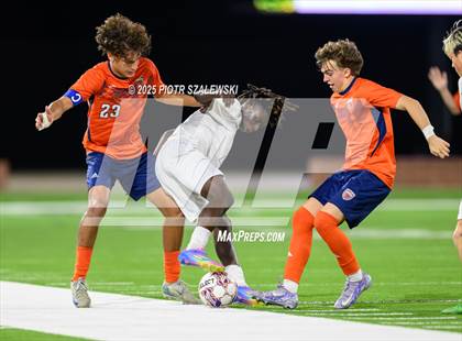 Thumbnail 2 in Klein Cain vs. Bridgeland (UIL 6A D1 Soccer Regional Final) photogallery.