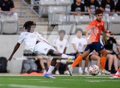 Thumbnail 2 in Klein Cain vs. Bridgeland (UIL 6A D1 Soccer Regional Final) photogallery.