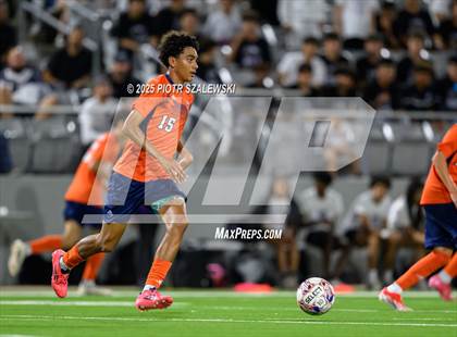 Thumbnail 2 in Klein Cain vs. Bridgeland (UIL 6A D1 Soccer Regional Final) photogallery.