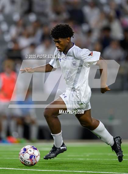 Thumbnail 3 in Klein Cain vs. Bridgeland (UIL 6A D1 Soccer Regional Final) photogallery.