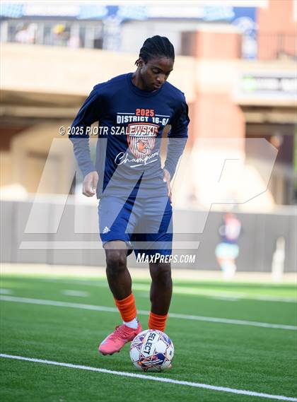 Thumbnail 2 in Klein Cain vs. Bridgeland (UIL 6A D1 Soccer Regional Final) photogallery.