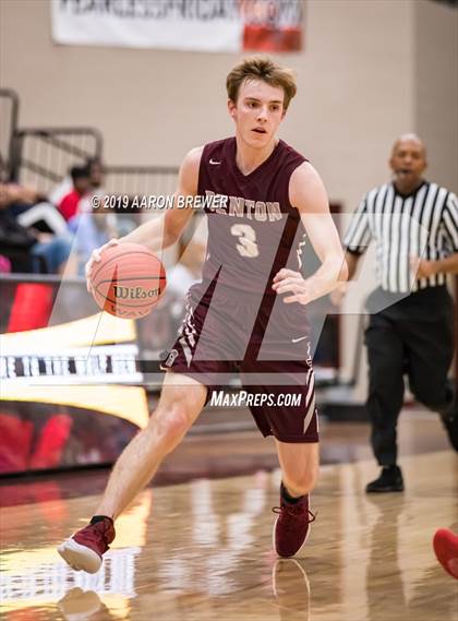 Thumbnail 2 in Marion vs. Benton (AAA 5A 1st Round Playoff) photogallery.